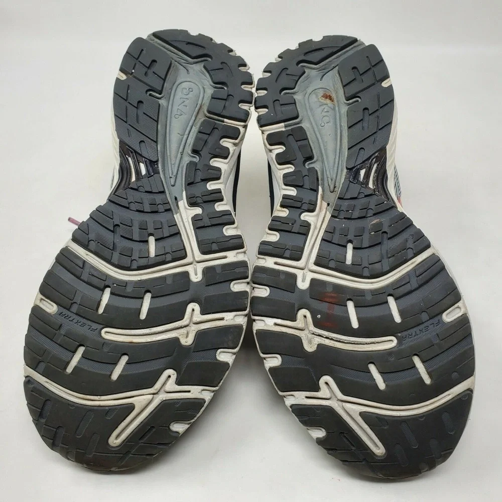 Brooks Women's Adrenaline GTS 18 Running Shoes 9